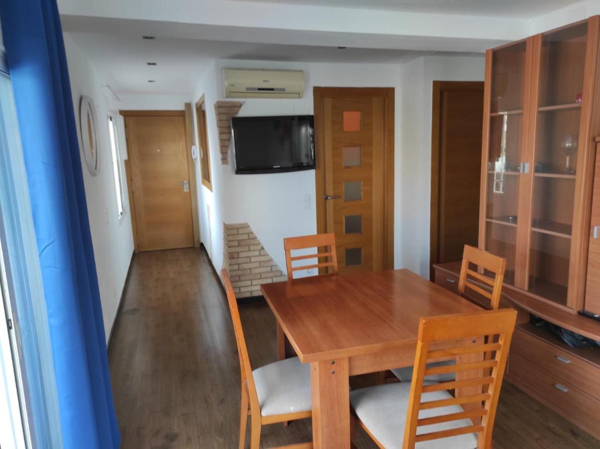 Apartamento La Pineda Εξωτερικό φωτογραφία